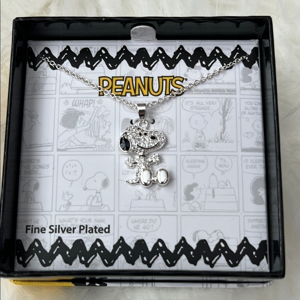 🆕 Peanuts Snoopy Rhinestone Crystals Pendant Necklace Fine Silver Plated